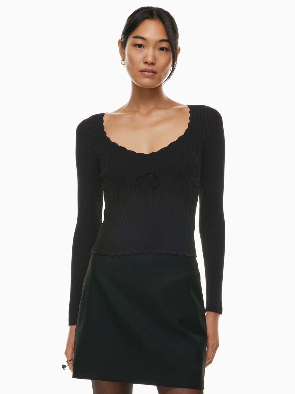 Aritzia Wilfred Soloist Sweater Knit Sweetheart-Neck Sweater in Black